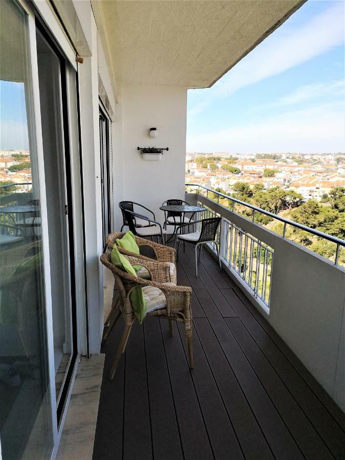 Superb View Over Cascais And The Ocean, With Wonderful Balcony מראה חיצוני תמונה